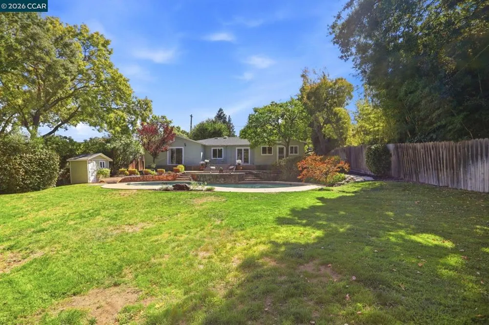 140 Lucinda Ln Pleasant Hill, CA 94523