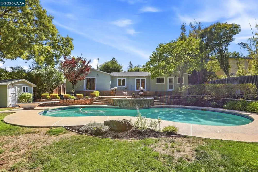 140 Lucinda Ln Pleasant Hill, CA 94523