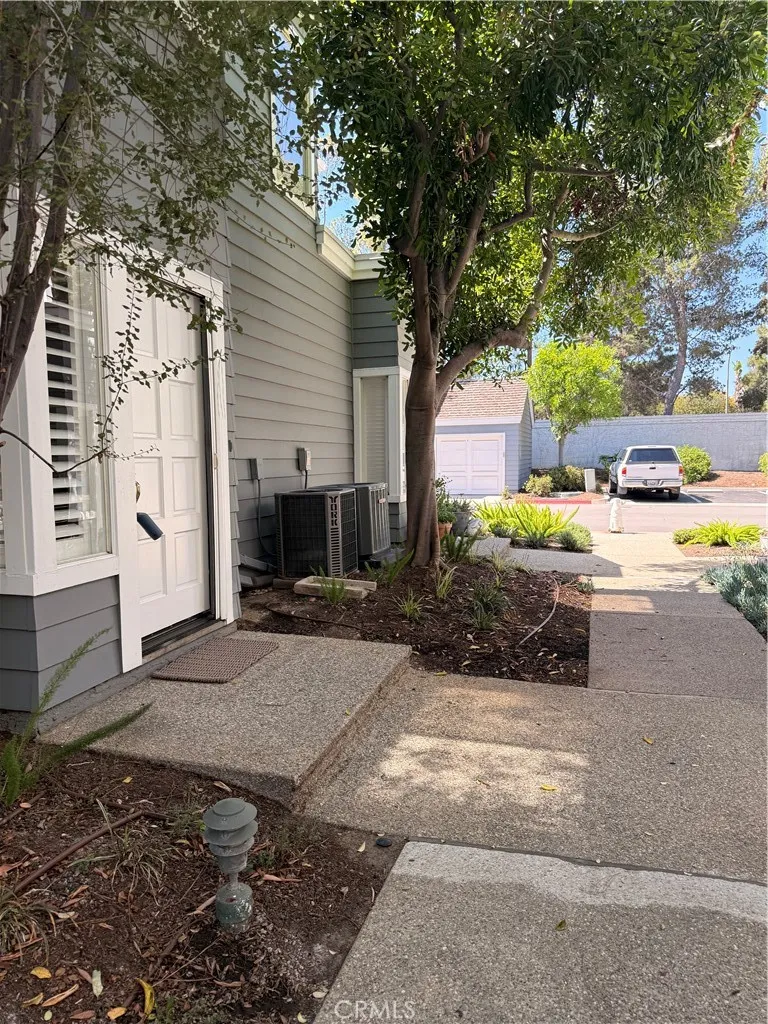 224 Hartford Newport Beach, CA 92660