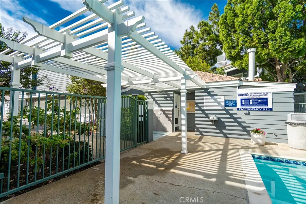 224 Hartford Newport Beach, CA 92660