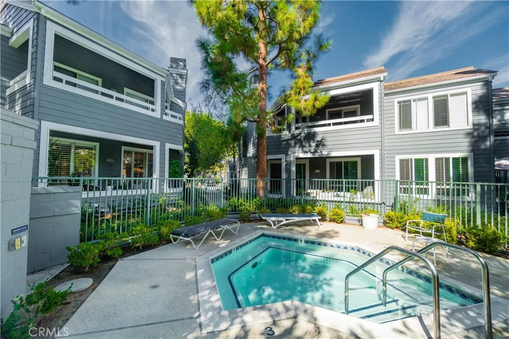 224 Hartford Newport Beach, CA 92660