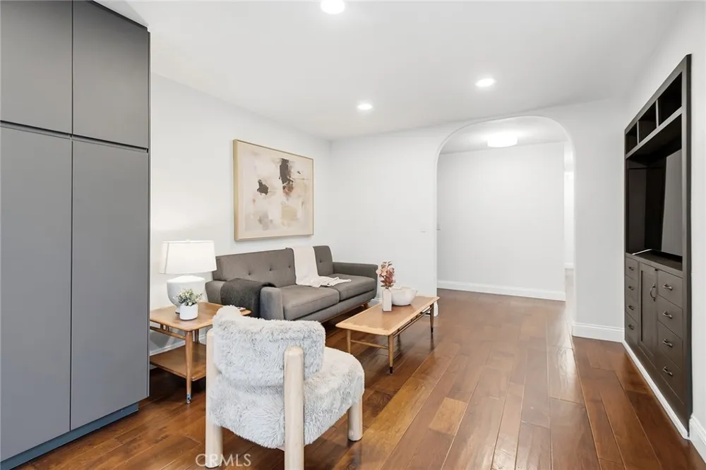 6416 Pinion Street Oak Park, CA 91377