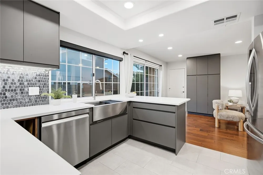 6416 Pinion Street Oak Park, CA 91377