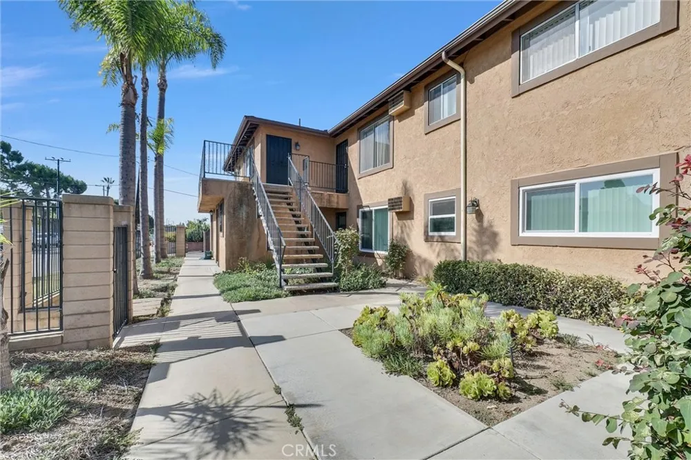 10472 Chapman Garden Grove, CA 92840