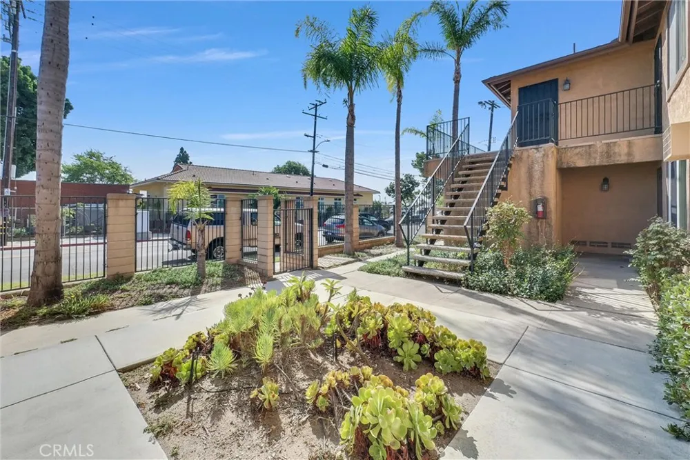 10472 Chapman Garden Grove, CA 92840