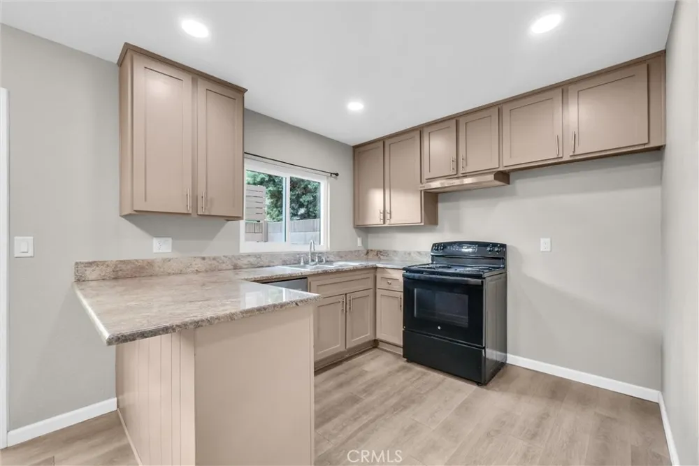 10472 Chapman Garden Grove, CA 92840