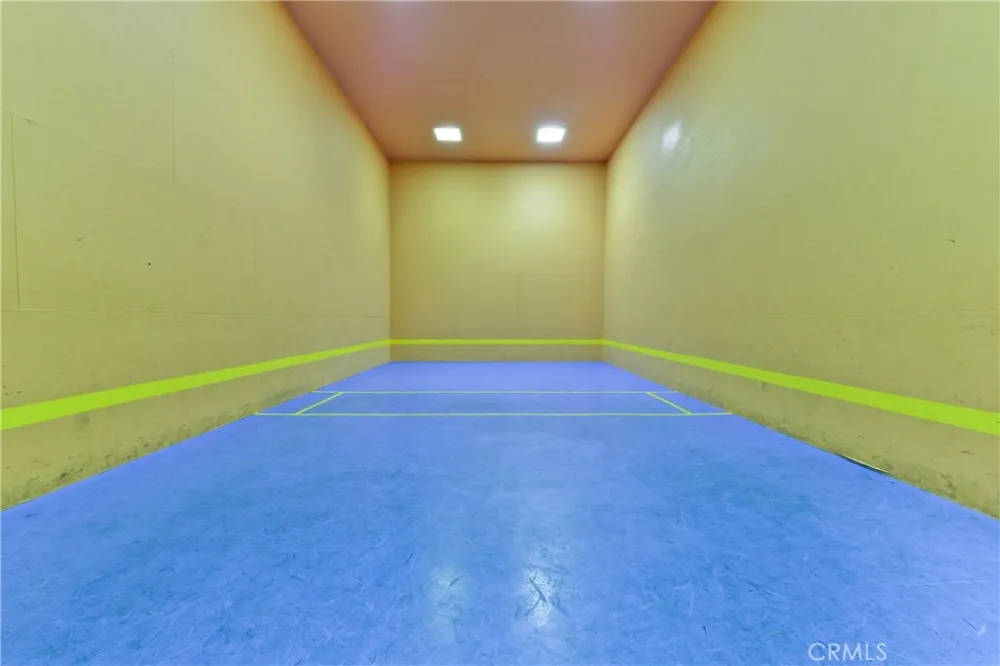 5520 Owensmouth Avenue #115 Woodland Hills, CA 91367