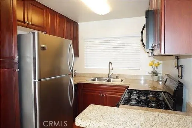 5520 Owensmouth Avenue #115 Woodland Hills, CA 91367