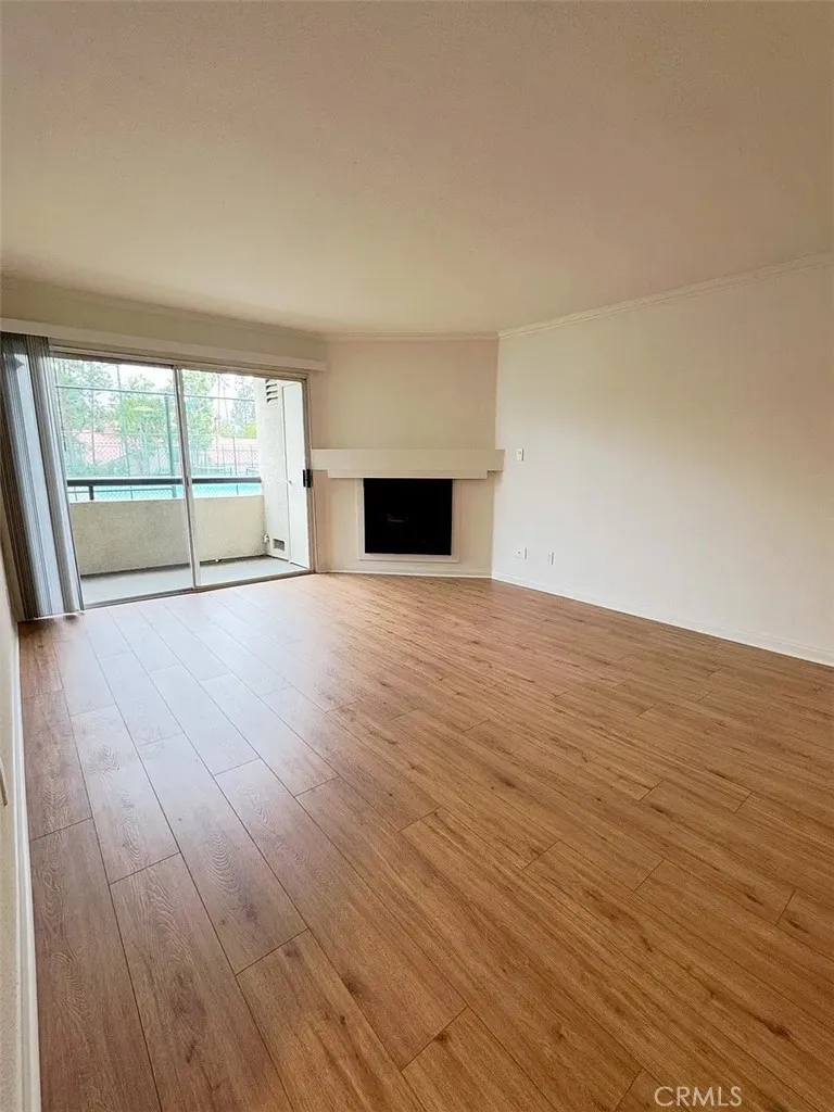 5520 Owensmouth Avenue #115 Woodland Hills, CA 91367