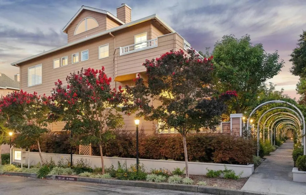 444 San Antonio Road #2D Palo Alto, CA 94306