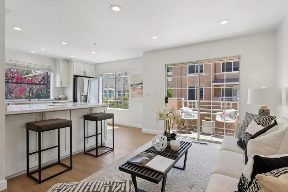 444 San Antonio Road #2D Palo Alto, CA 94306
