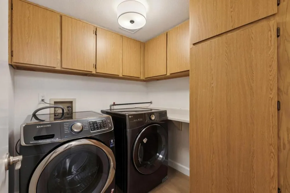 444 San Antonio Road #2D Palo Alto, CA 94306
