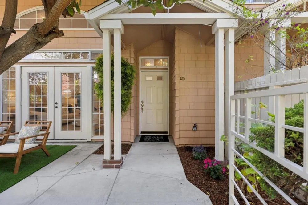 444 San Antonio Road #2D Palo Alto, CA 94306