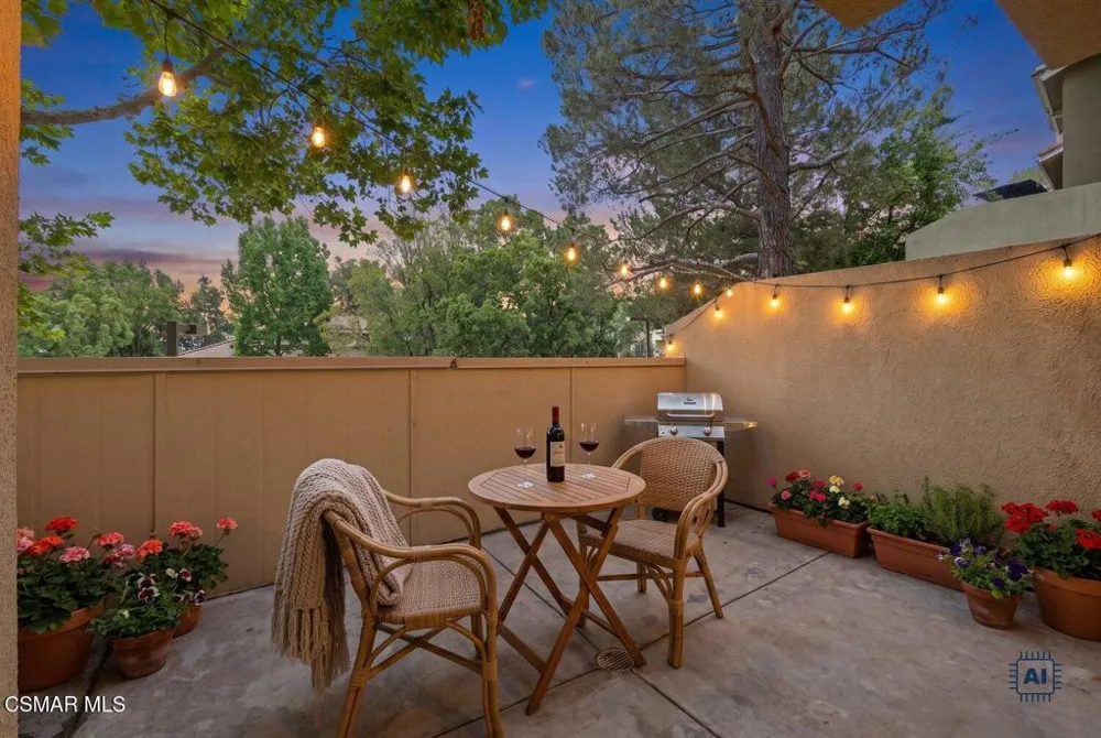 2731 Erringer Road #17 Simi Valley, CA 93065