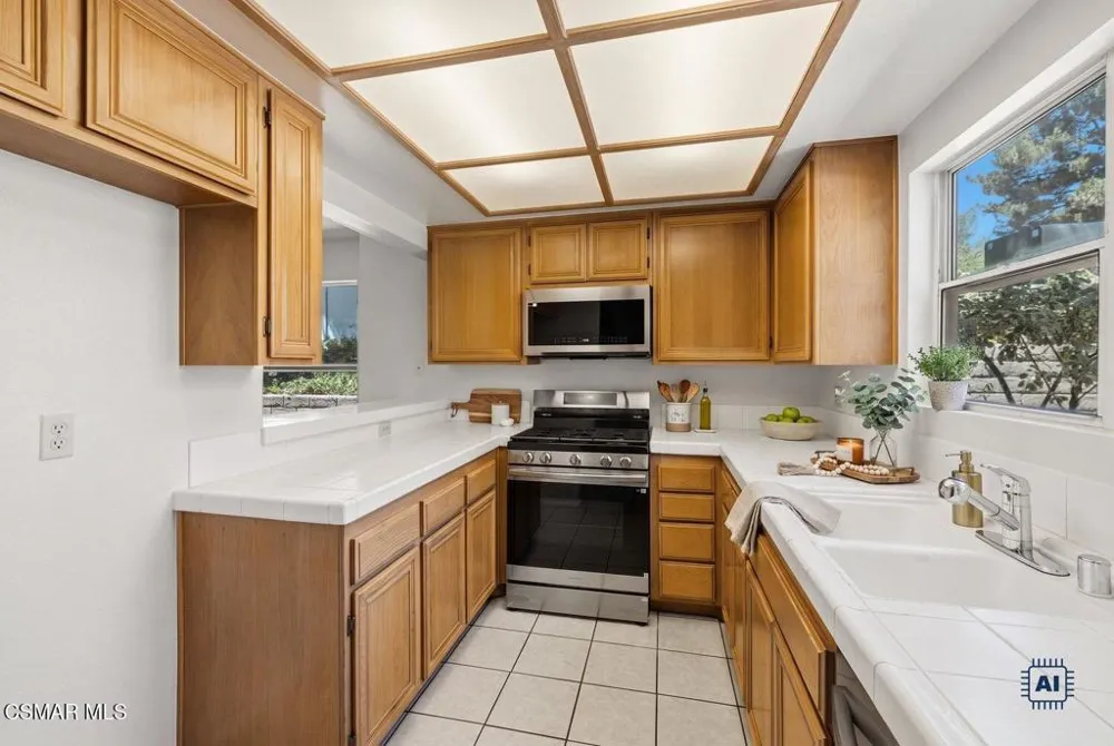 2731 Erringer Road #17 Simi Valley, CA 93065