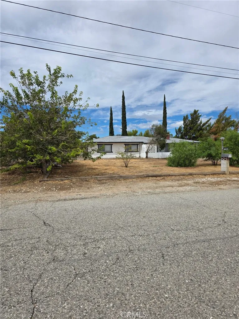 40655 11th W Palmdale, CA 93551