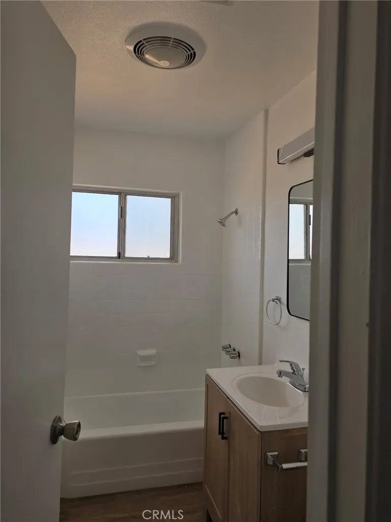 40655 11th W Palmdale, CA 93551