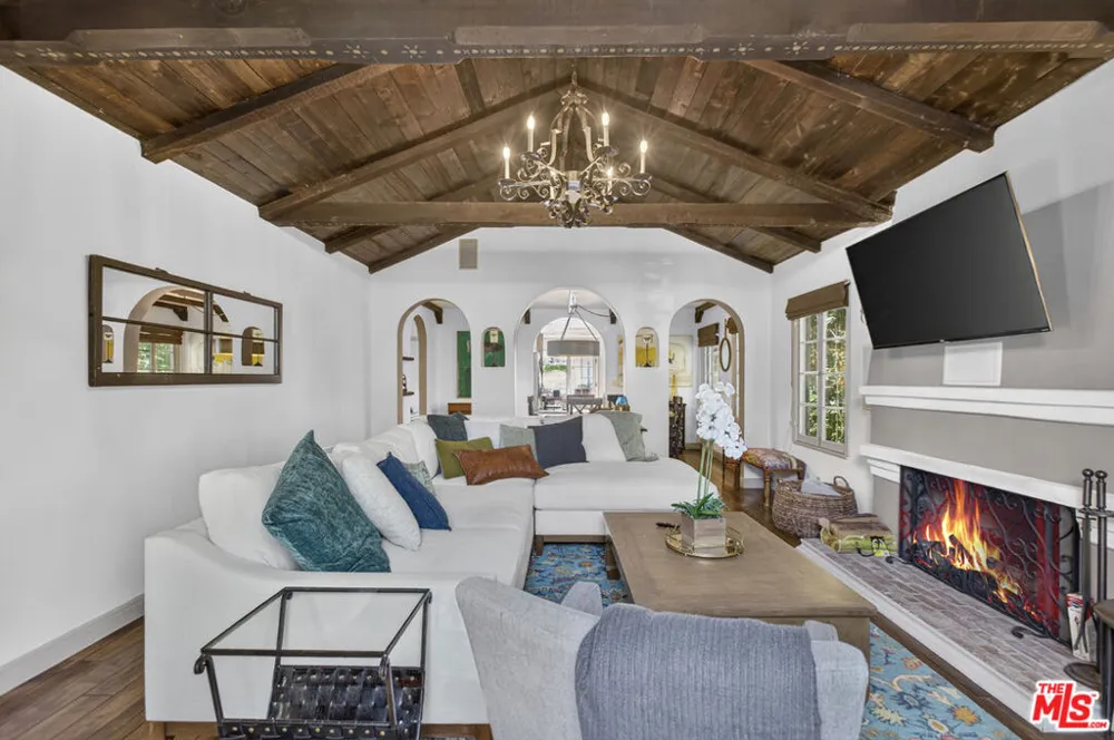 9002 Norma Place West Hollywood, CA 90069