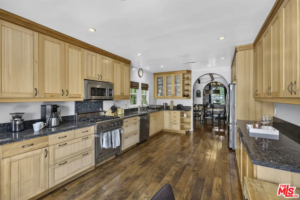 9002 Norma Place West Hollywood, CA 90069