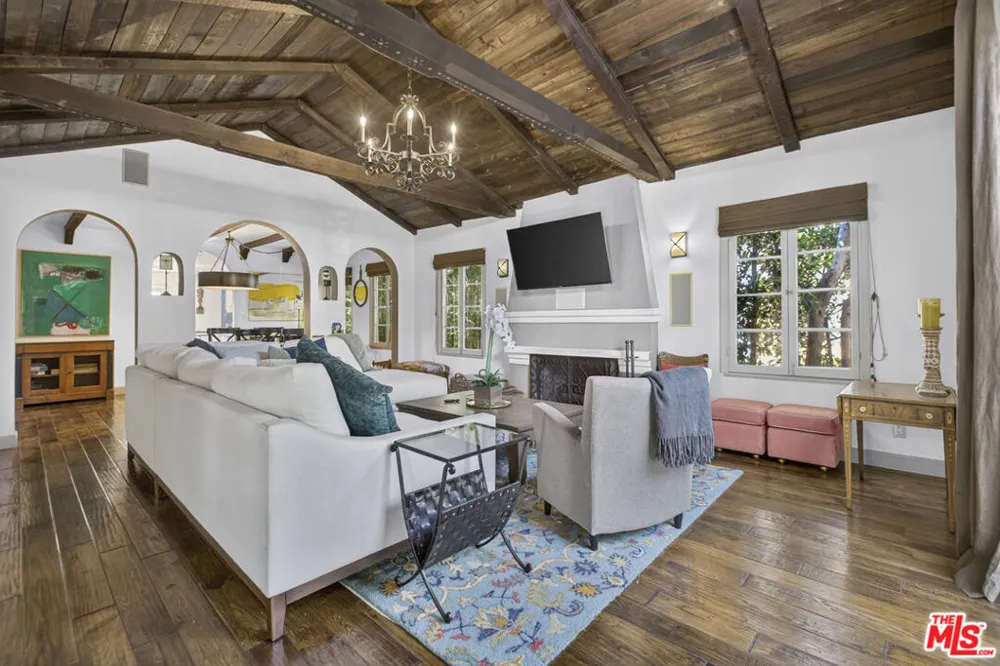 9002 Norma Place West Hollywood, CA 90069