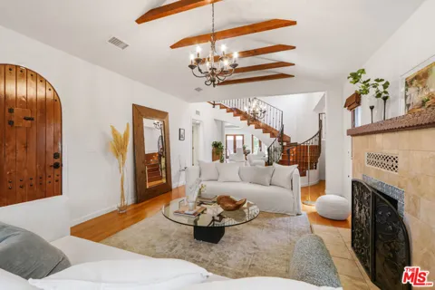 2130 Manning Avenue