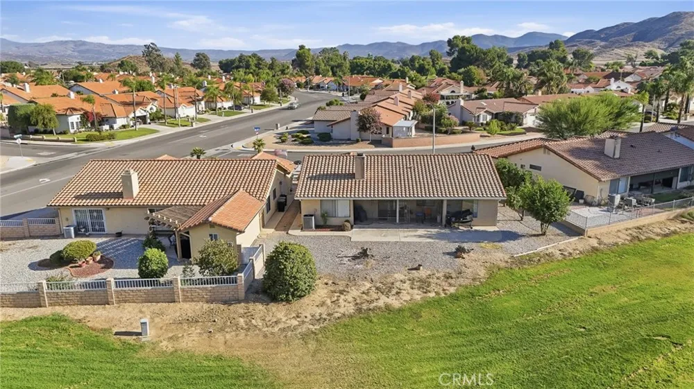 2518 Beech Tree Hemet, CA 92545