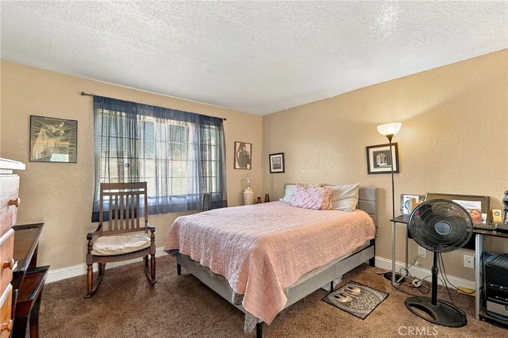 2518 Beech Tree Hemet, CA 92545
