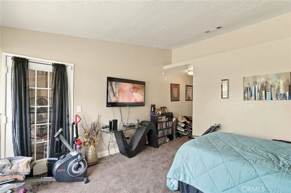 2518 Beech Tree Hemet, CA 92545