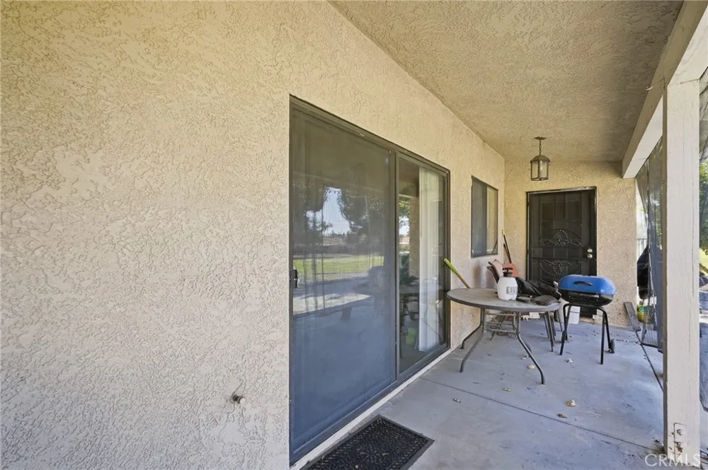 2518 Beech Tree Hemet, CA 92545