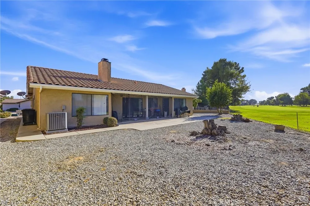 2518 Beech Tree Hemet, CA 92545