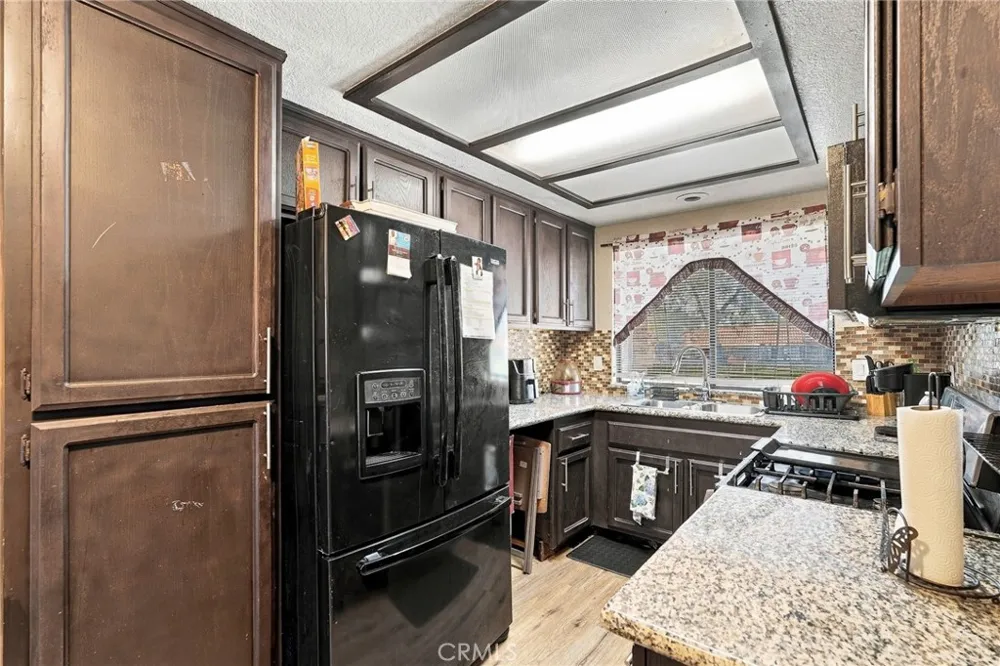 2518 Beech Tree Hemet, CA 92545