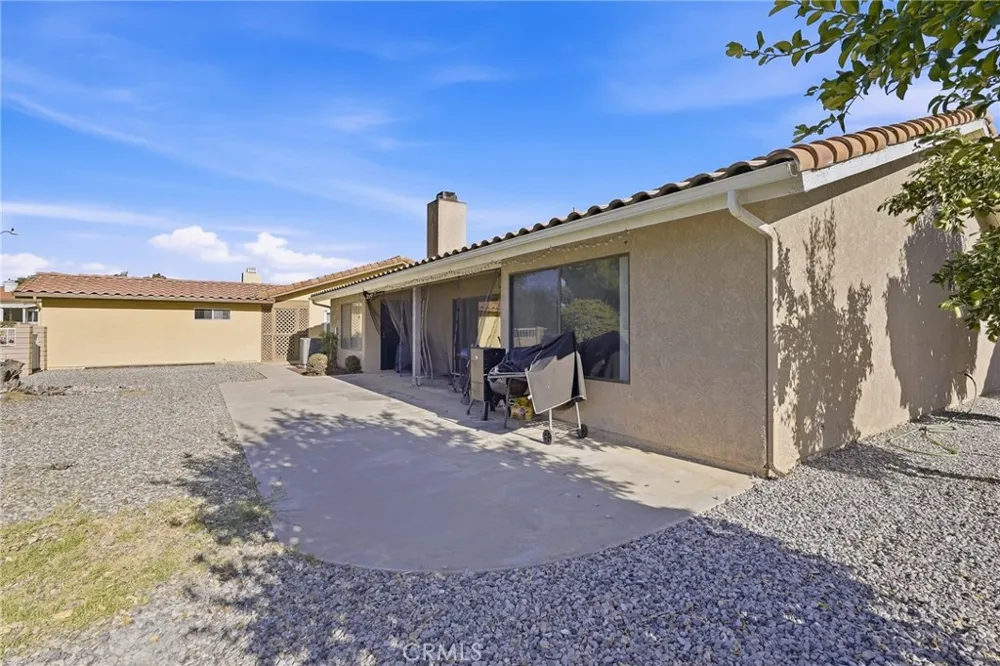 2518 Beech Tree Hemet, CA 92545