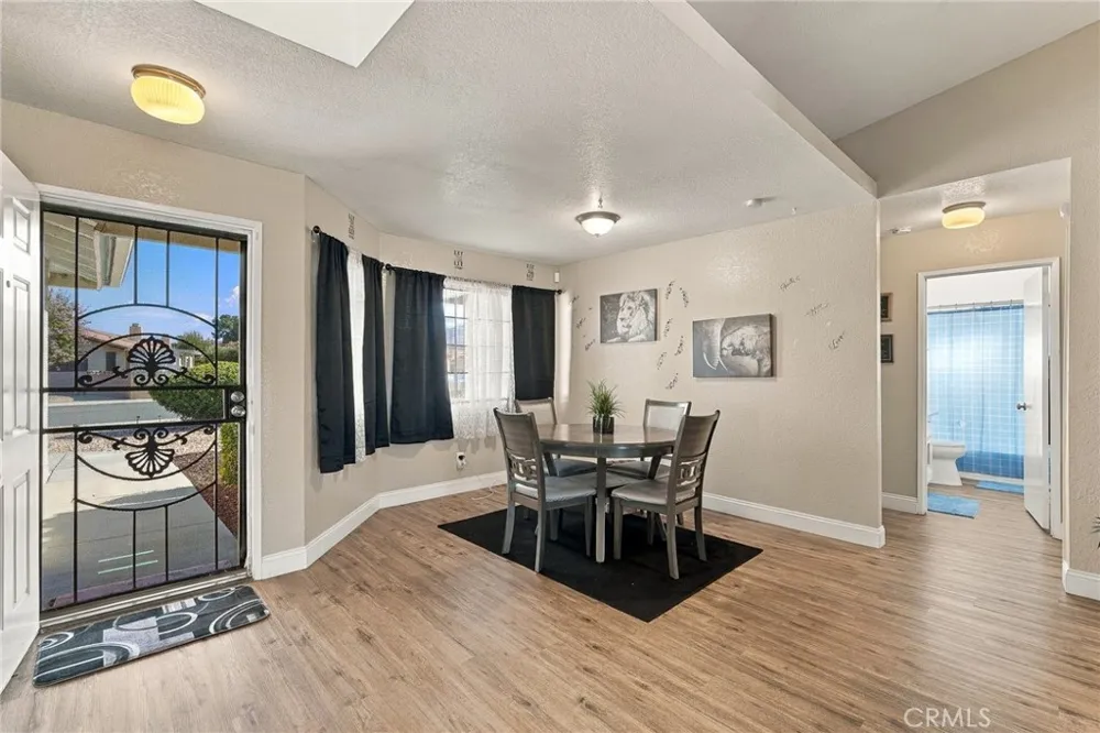2518 Beech Tree Hemet, CA 92545