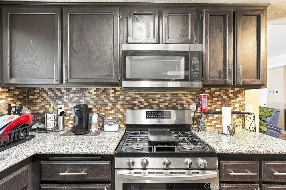 2518 Beech Tree Hemet, CA 92545
