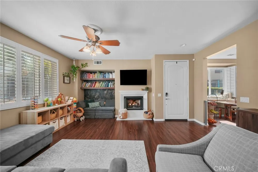 28360 Mirabelle Saugus, CA 91350