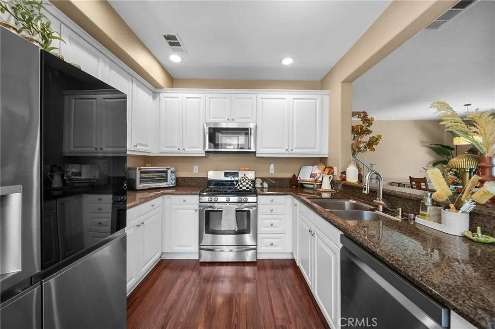 28360 Mirabelle Saugus, CA 91350