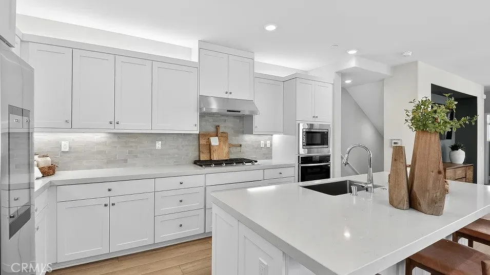 28869 Pineridge Lane Canyon Country, CA 91387