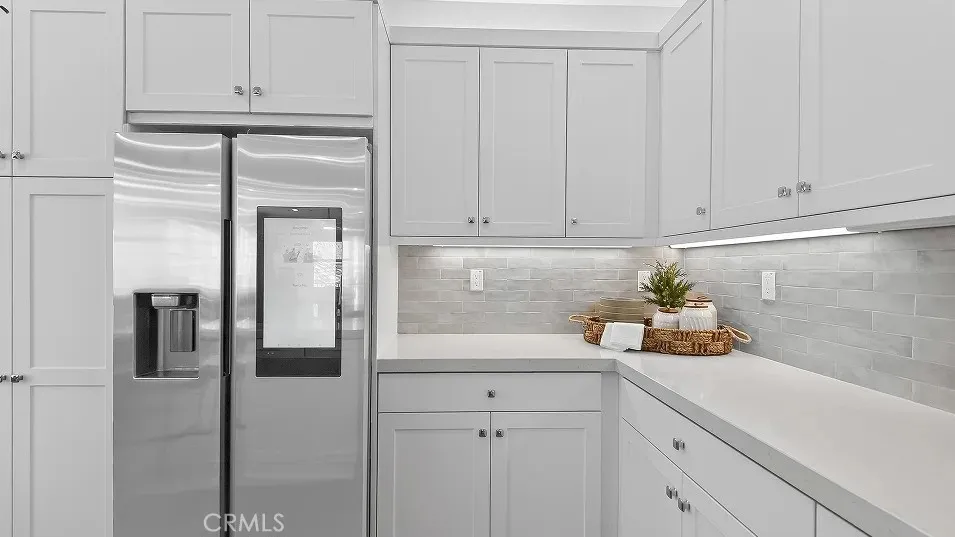 28869 Pineridge Lane Canyon Country, CA 91387