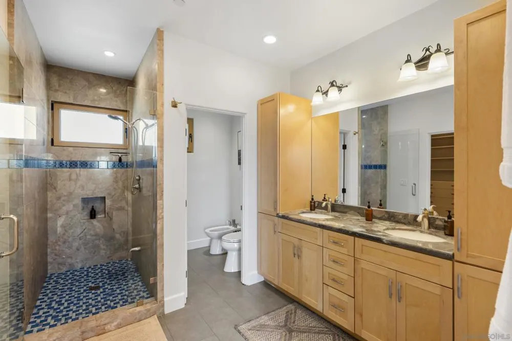 5622 Taft La Jolla, CA 92037