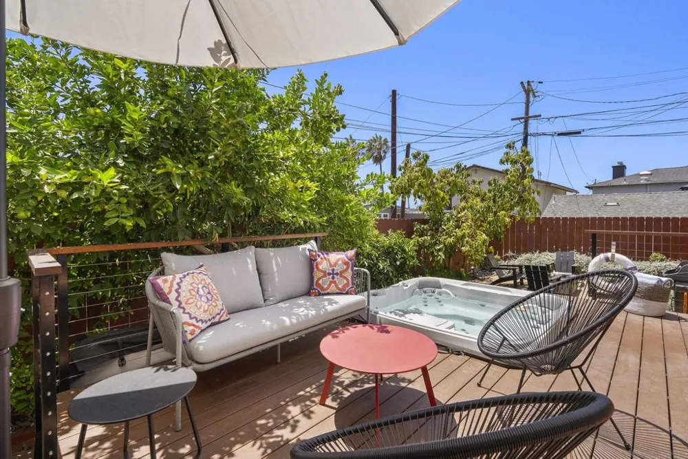 5622 Taft La Jolla, CA 92037