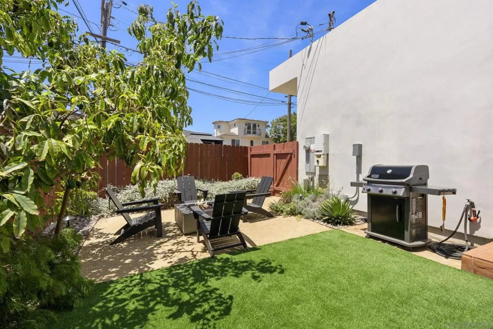 5622 Taft La Jolla, CA 92037