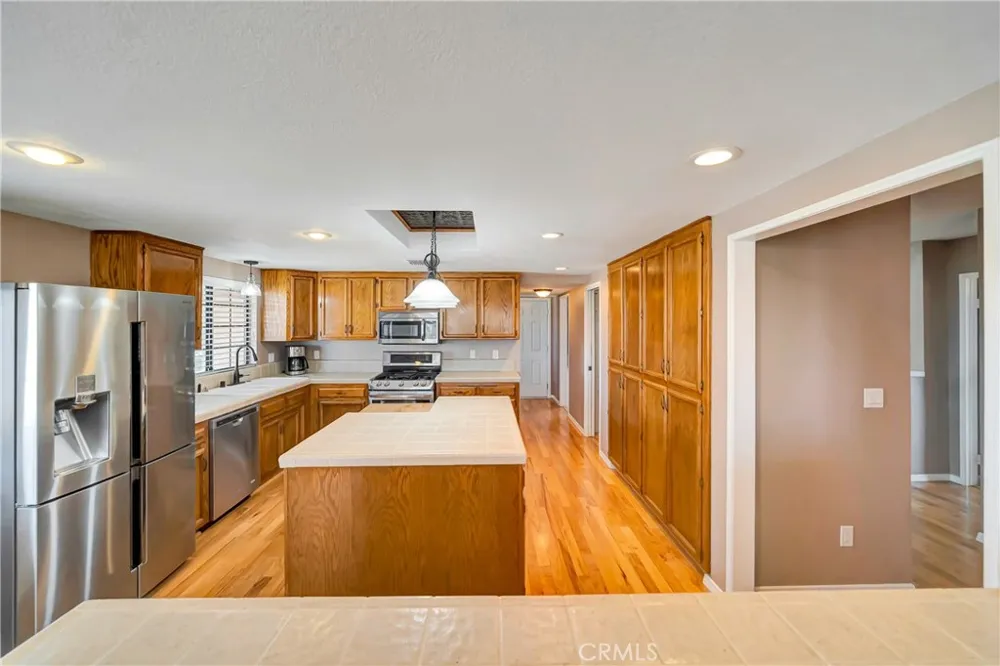 7523 W Avenue A Rosamond, CA 93560