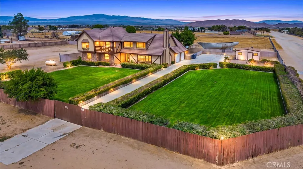 7523 W Avenue A Rosamond, CA 93560