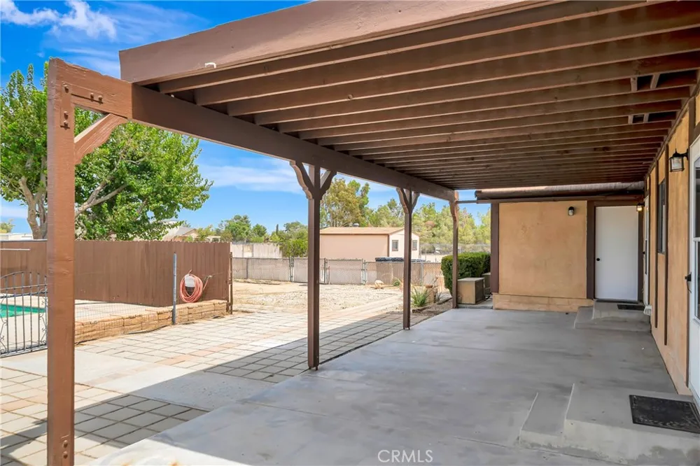 7523 W Avenue A Rosamond, CA 93560