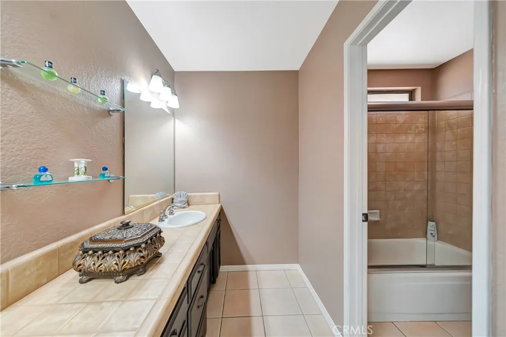 7523 W Avenue A Rosamond, CA 93560