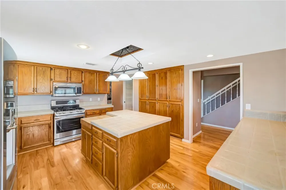 7523 W Avenue A Rosamond, CA 93560
