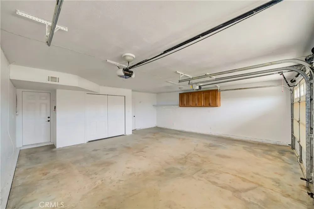 7523 W Avenue A Rosamond, CA 93560