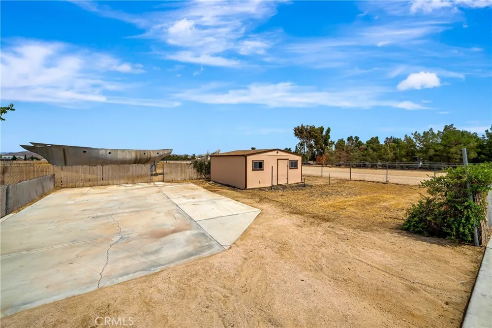 7523 W Avenue A Rosamond, CA 93560