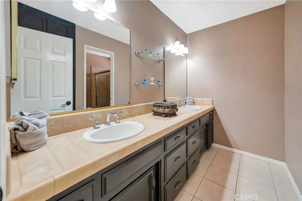 7523 W Avenue A Rosamond, CA 93560