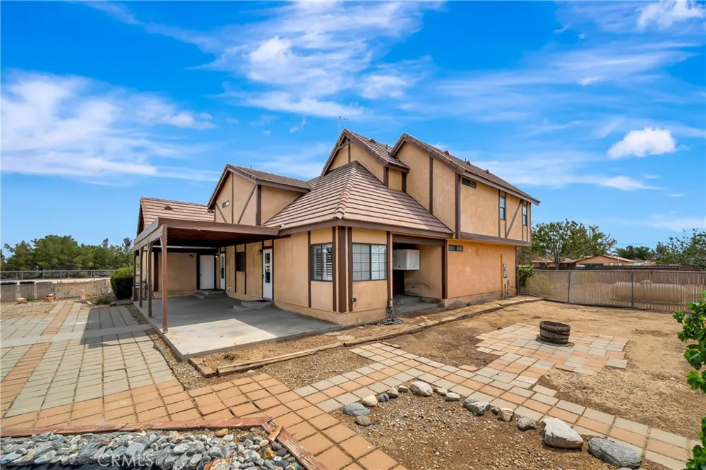 7523 W Avenue A Rosamond, CA 93560